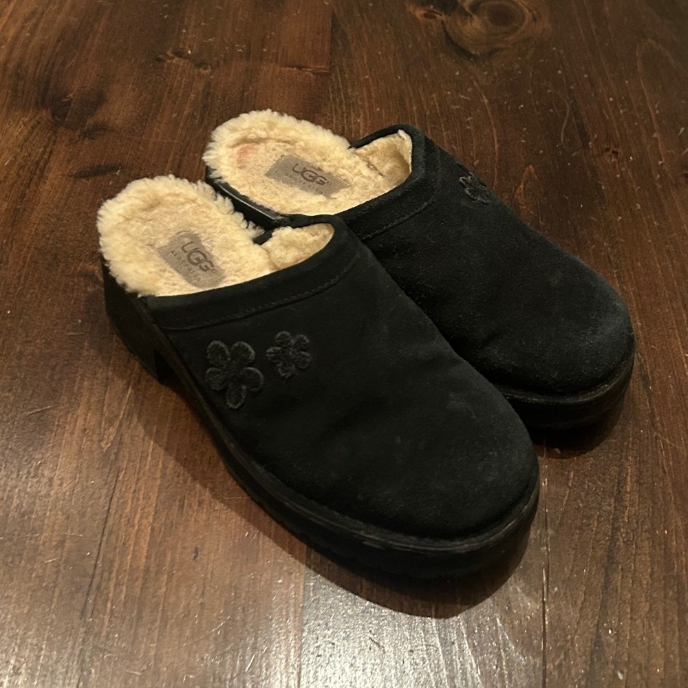 UGG Clog Mule Black Suede 9 Shearling Platform‎ Floral S/N 5304 Chunky Y2K Retro